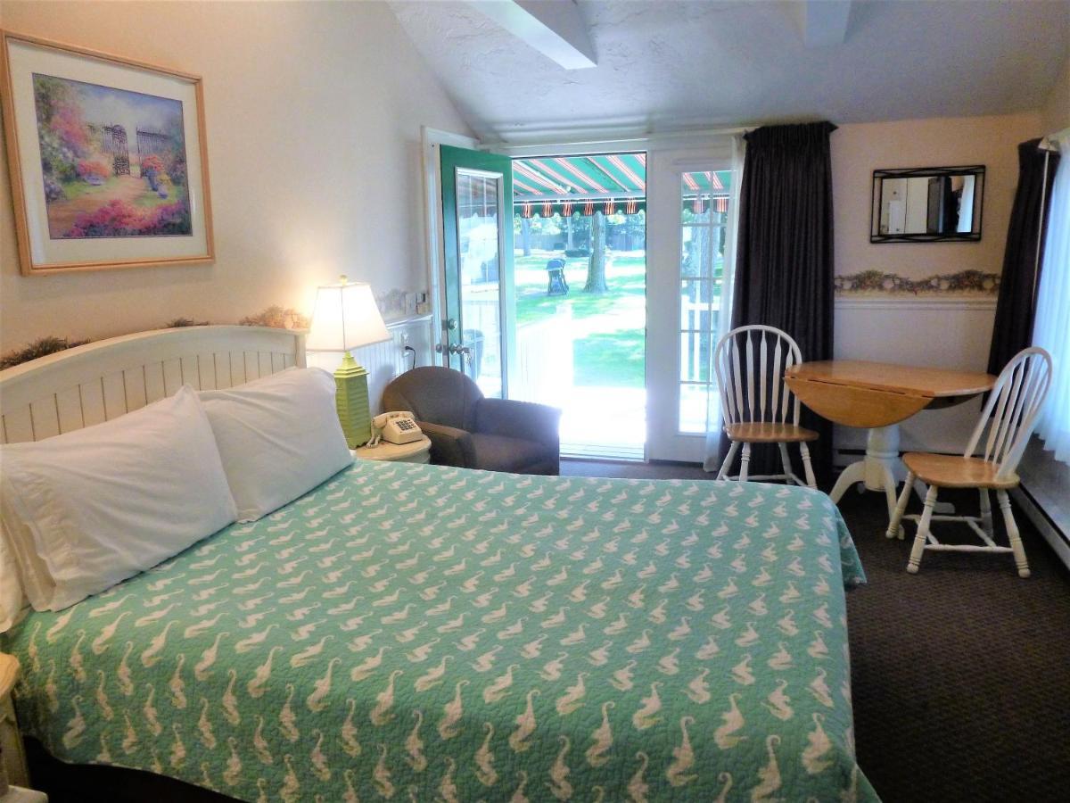 Falmouth Heights Motor Lodge Bagian luar foto